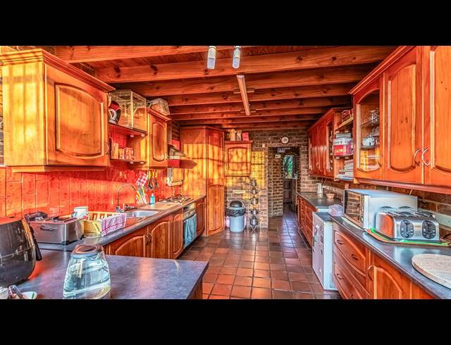 4 BEDROOM HOUSE FOR SALE IN GLENVISTA